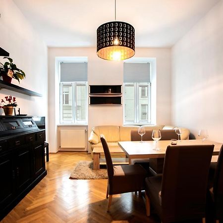 3-Bedroom Apartment In Central Viena Exterior foto