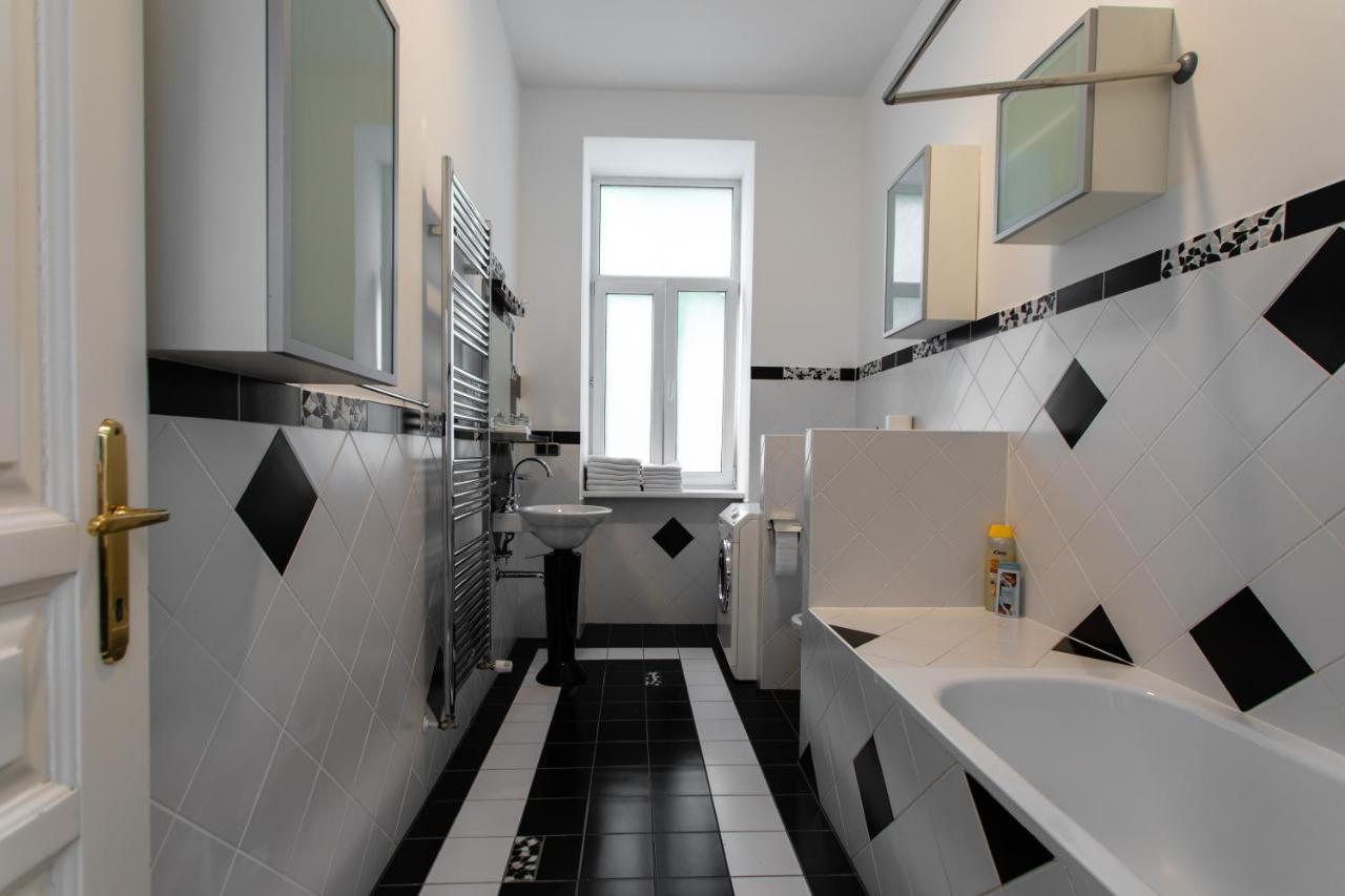 3-Bedroom Apartment In Central Viena Exterior foto